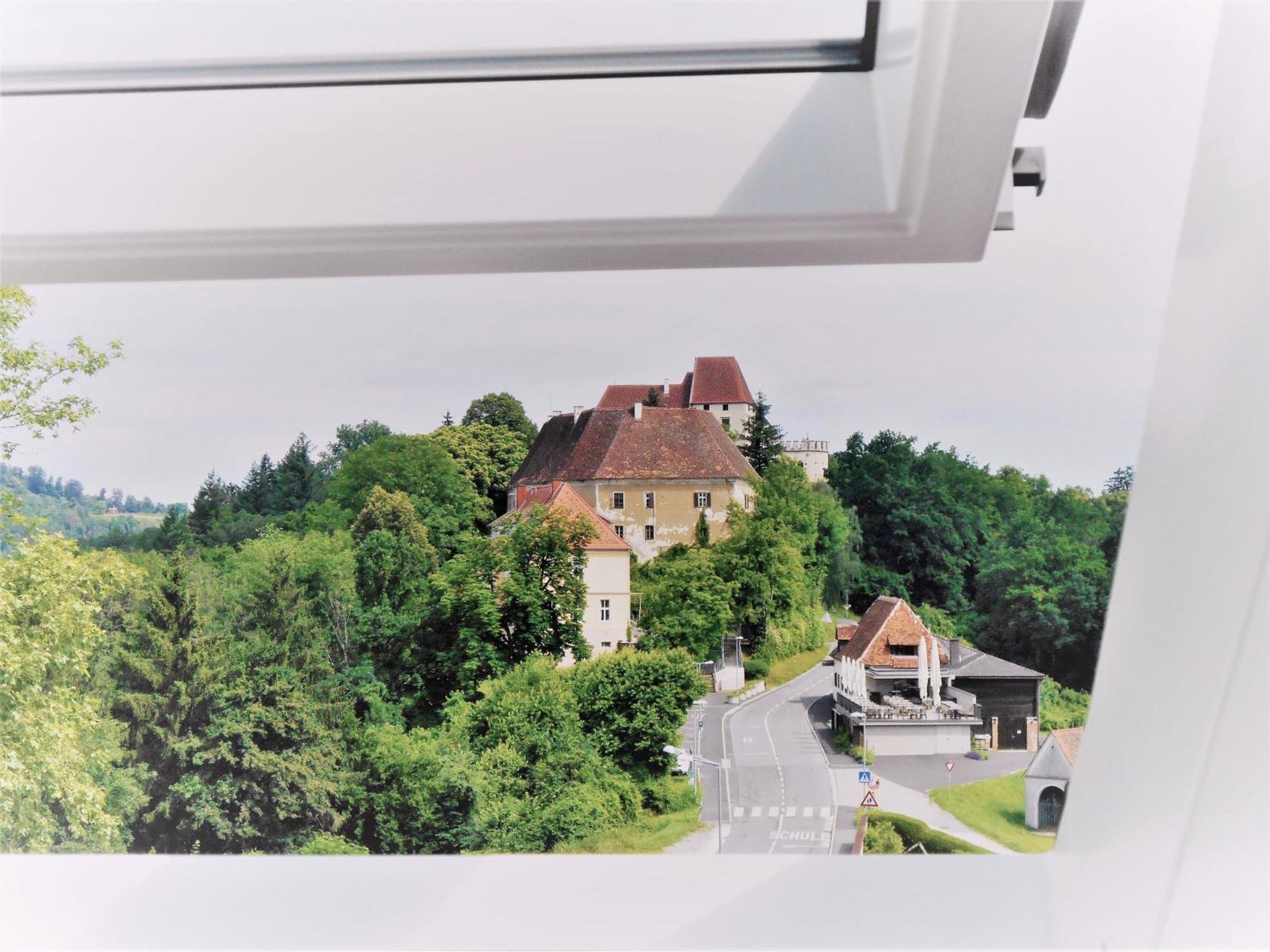 Ferienwohnungen Karin Am Seggauberg Leibnitz Oda fotoğraf